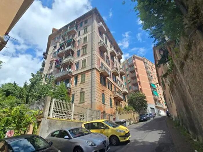 Appartamento trilocale in vendita in Salita della Noce, Genova
