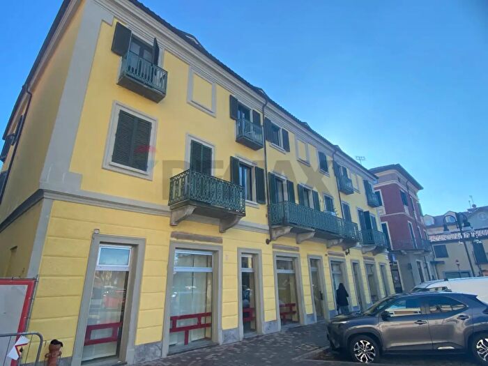 Appartamento con 6 locali in affitto in Piazza del Popolo, Chivasso