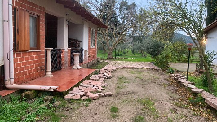 Casa con 10 locali in vendita in Contrada Rezza Snc, Santa Cristina Gela