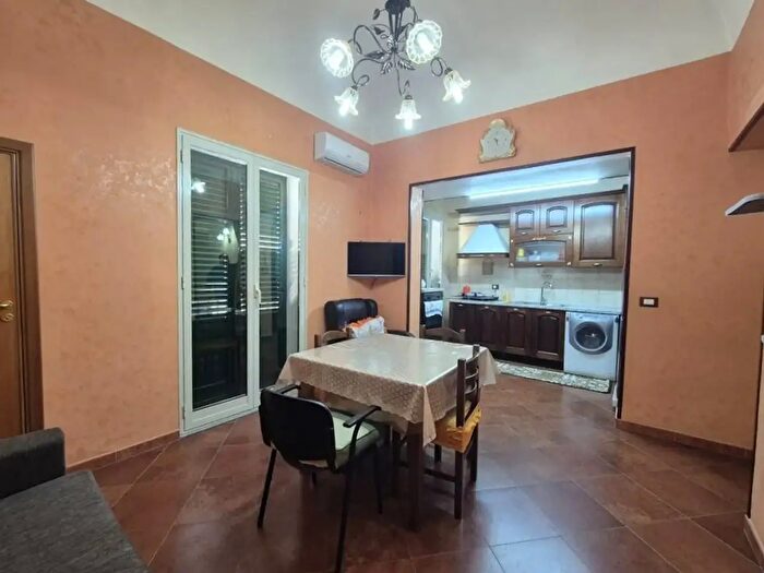 Appartamento quadrilocale in vendita in Corso dei Mille, Palermo