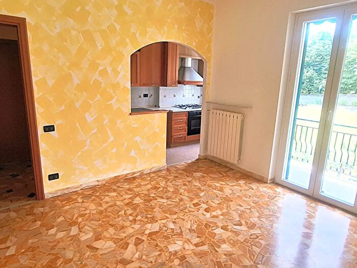 Appartamento con 6 locali in affitto in Via Marianna Pizzorni, Campomorone