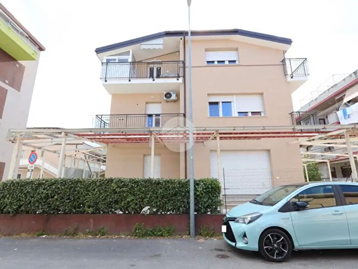 Appartamento trilocale in vendita in Via Flumendosa, Alba Adriatica