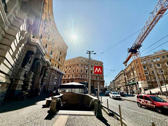 Appartamento trilocale in affitto in Corso Umberto I, Tribunali, Napoli