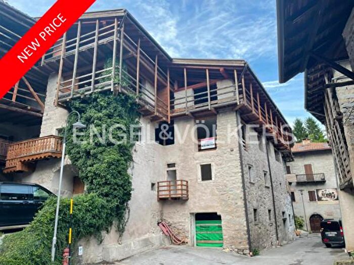 Casa con 6 locali in vendita in Frazione Larido, Bleggio Superiore