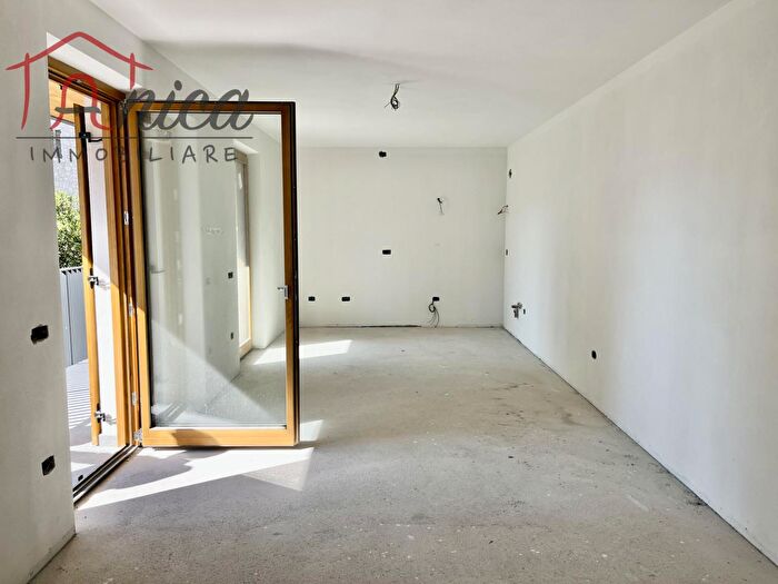 Appartamento trilocale in vendita in Via Roma, Aldeno