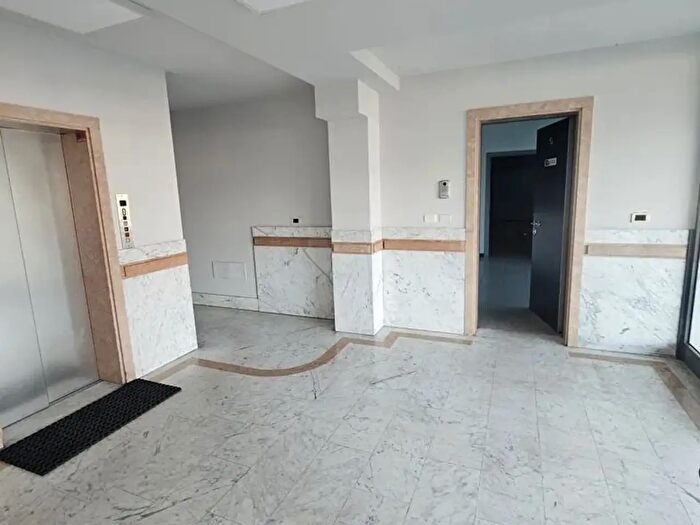 Appartamento con 5 locali in affitto in Via Enrico Fermi c, Verona