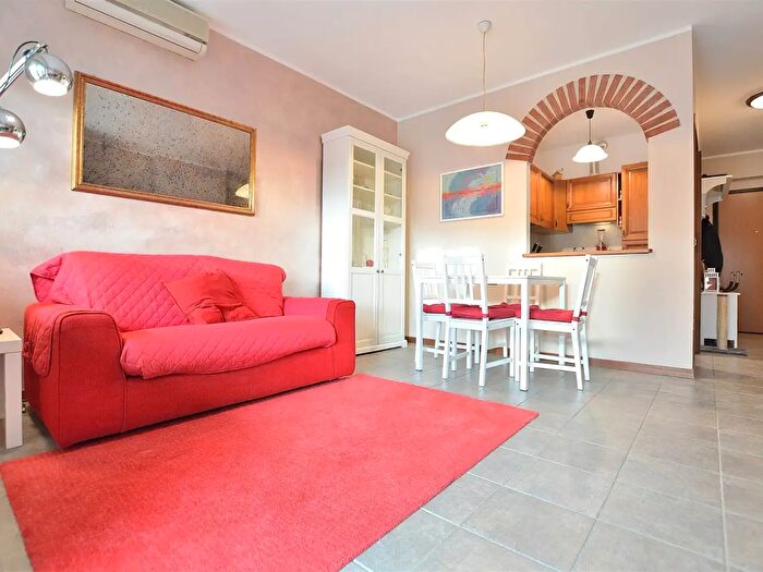 Appartamento trilocale in vendita in Via Renaldini, Siena