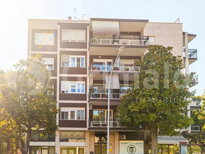 Appartamento trilocale in affitto in Viale dell' Arte, Roma