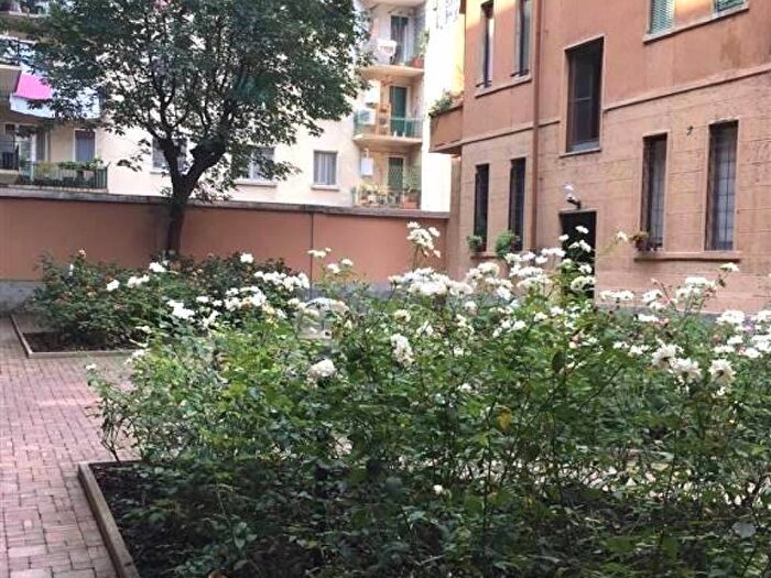 Appartamento trilocale in affitto in Via Luigi Giuseppe Faravelli, Sempione, Milano