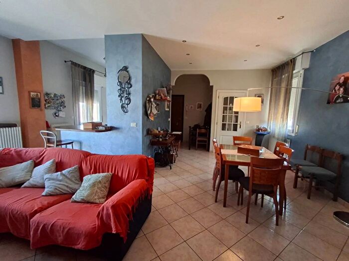 Appartamento con 5 locali in vendita in Castelfranco Emilia