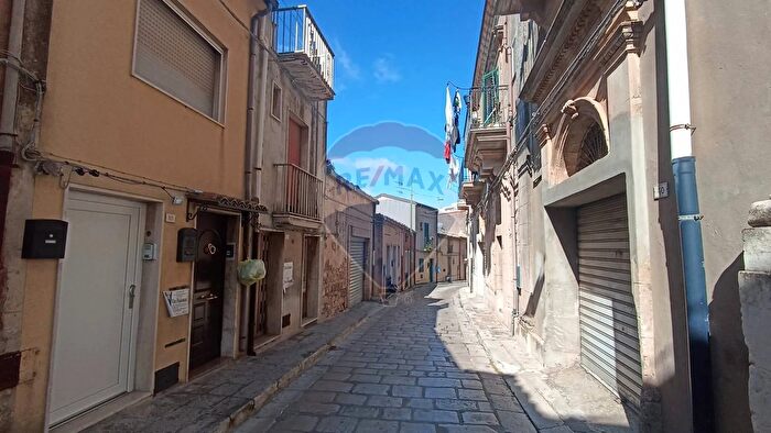 Casa con 6 locali in vendita in Via Gulfi, Chiaramonte Gulfi