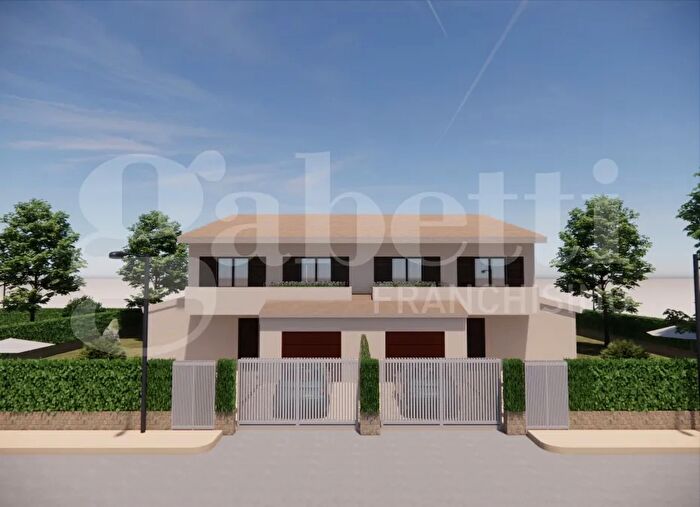 Casa con 5 locali in vendita in Siracusa