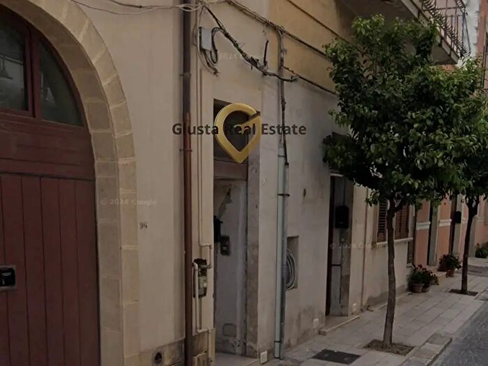 Casa con 8 locali in vendita in Via Porta Lecce, Brindisi