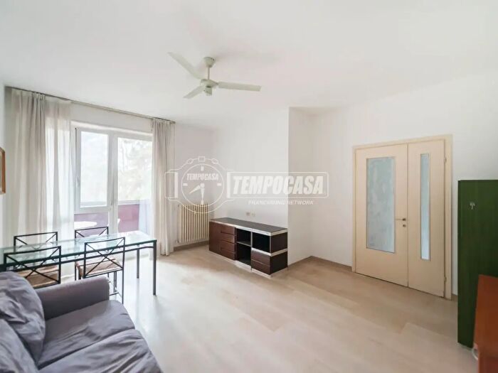 Appartamento trilocale in vendita in Via Alceo, Milano