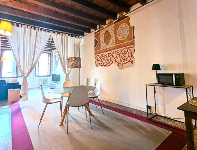 Appartamento trilocale in vendita in Via Ferrarese, Treviso