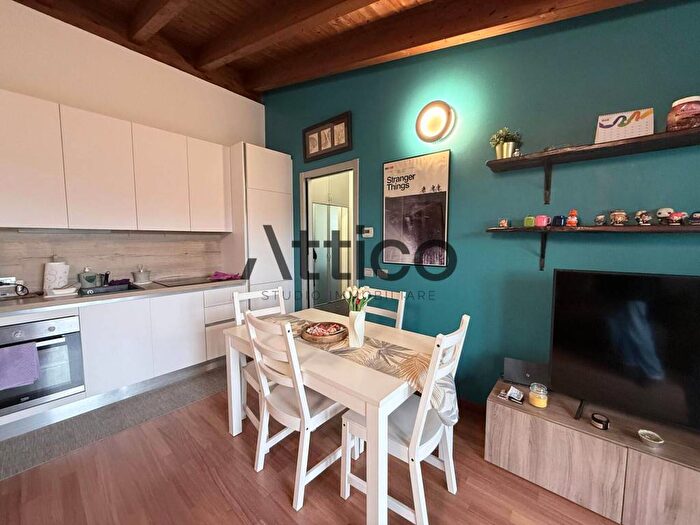 Appartamento bilocale in affitto in Via Del Guadagno, Roncello