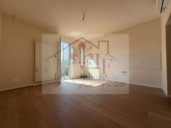 Appartamento quadrilocale in vendita in Via Mario Calderara, Firenze