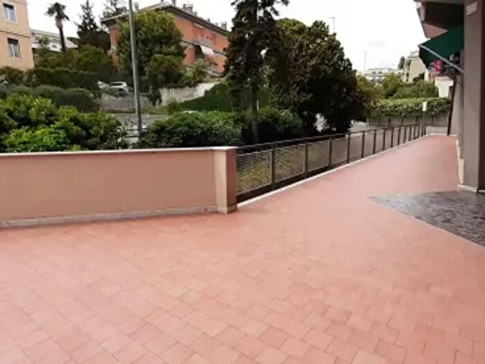 Appartamento quadrilocale in vendita in Via Orsini, Genova
