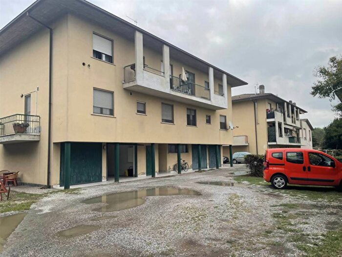 Appartamento trilocale in vendita in via Fratelli Cervi, Ossago Lodigiano