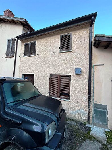 Casa trilocale in vendita in Fiuminata