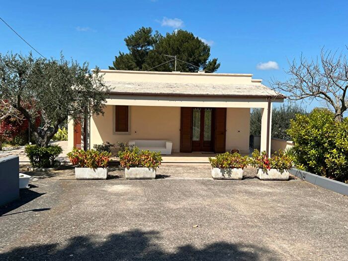 Casa trilocale in vendita in Contrada Rizzo Locorotondo, Locorotondo