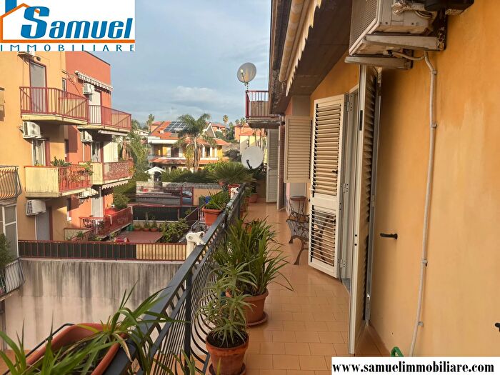 Appartamento trilocale in vendita in Via Federico De Roberto, Mascali