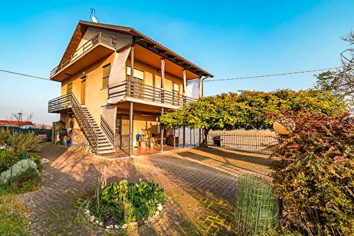 Casa con 6 locali in vendita in Via Villafranca Piemonte, Faule