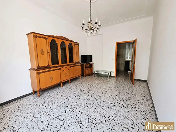 Appartamento con 7 locali in vendita in Via della Pace, Macerata
