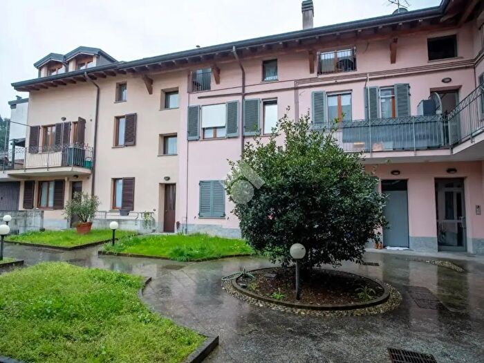 Appartamento trilocale in vendita in Via Giovanni da Sovico, Sovico