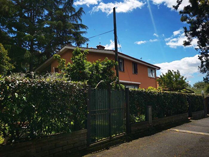 Casa con 5 locali in affitto in Complesso Pian delle Rose, Centro, Trevignano Romano