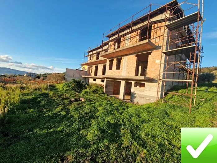 Casa con 5 locali in vendita in Campo Calabro