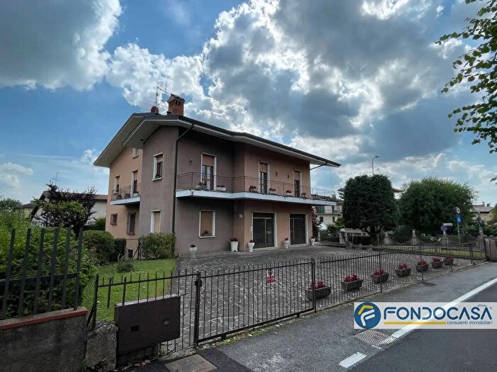 Case in Vendita e in Affitto - 3