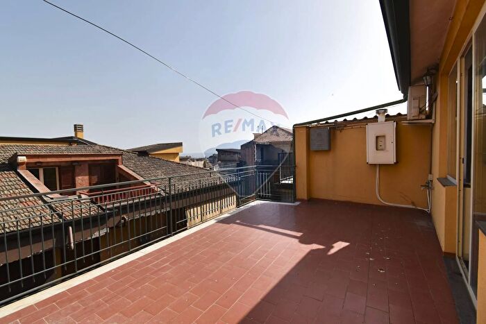 Appartamento con 5 locali in vendita in Via Galileo Galilei, Paterno