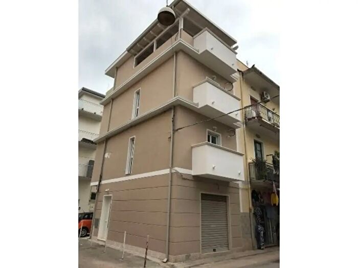 Appartamento quadrilocale in vendita in Via Giacomo Puccini, Battipaglia