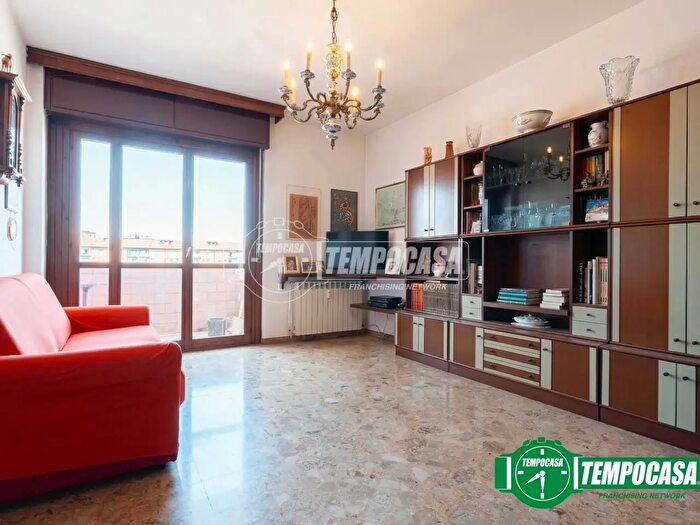 Appartamento trilocale in vendita in Via Antonio Cechov, Milano