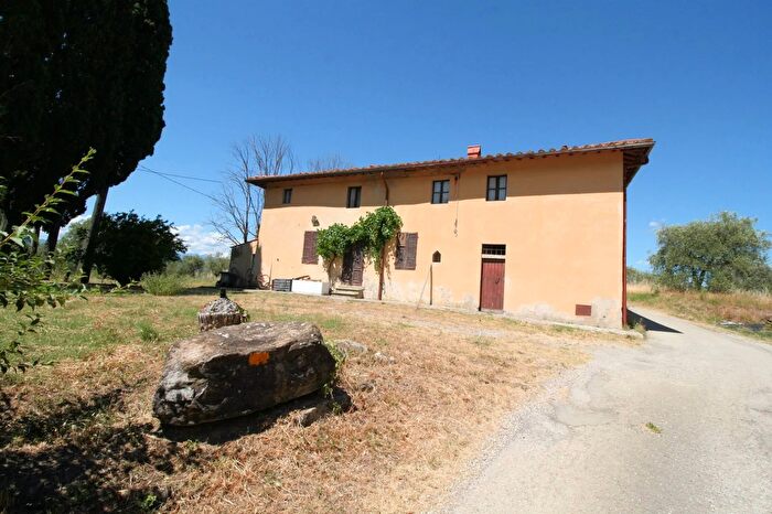 Casa con 16 locali in vendita in Via Boschetti E Campano, Quarrata