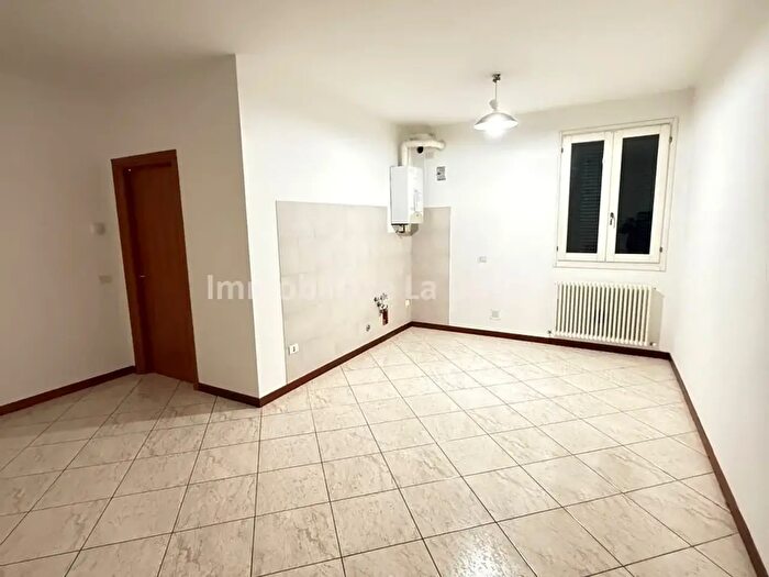 Appartamento bilocale in vendita in Via Vittorio Veneto, Massa Lombarda