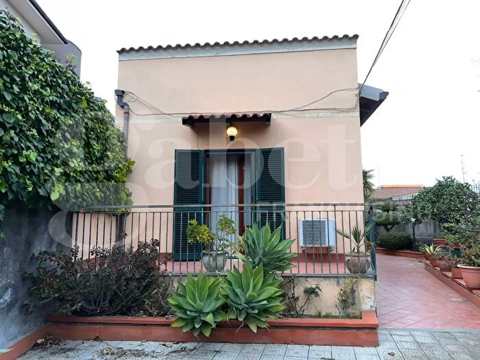 Casa trilocale in affitto in Via Mariani, Catania