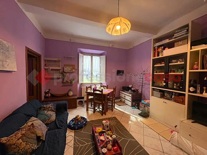 Appartamento trilocale in vendita in Via Nazionale Ponte all' Ania, Barga
