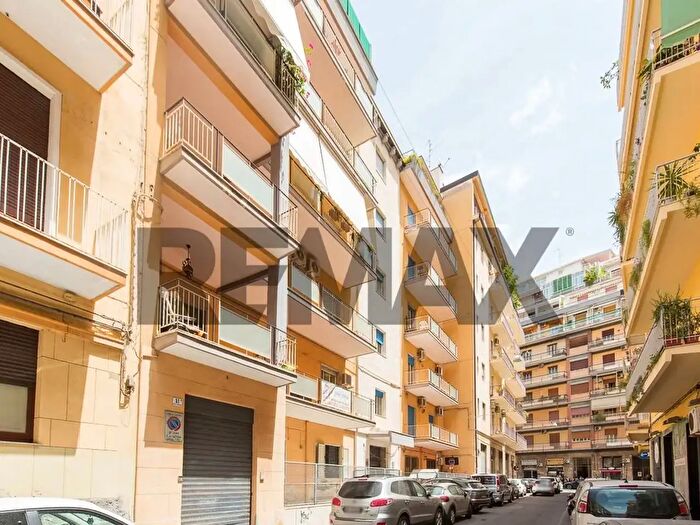 Appartamento con 7 locali in vendita in Via Giuseppe Aurelio Costanzo, Catania