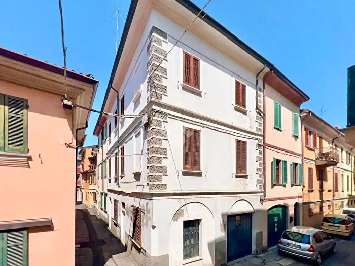 Casa trilocale in vendita in Via Solferino, Broni