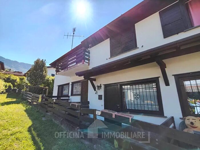Casa trilocale in vendita in Via Bonella, Colico