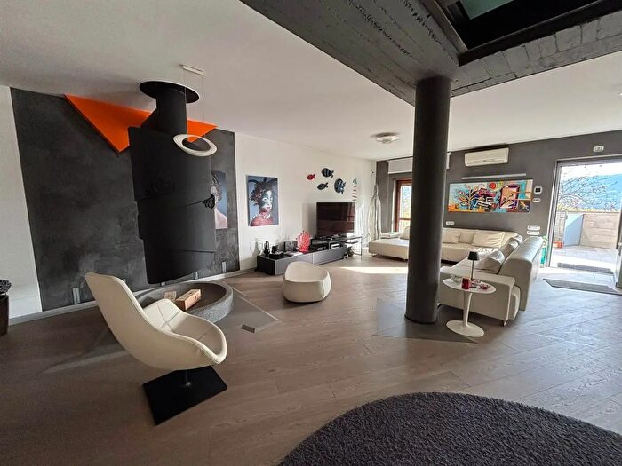 Appartamento con 6 locali in vendita in Pellezzano