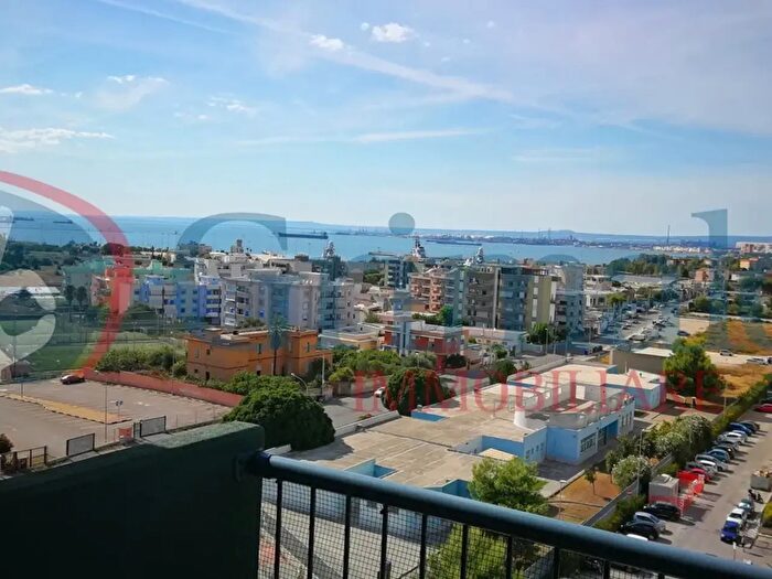 Appartamento trilocale in vendita in Via Lago di Pergusa, Taranto