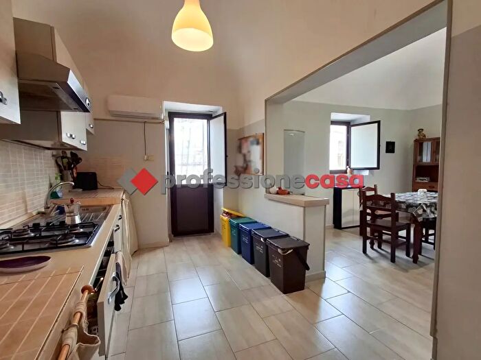 Appartamento con 5 locali in vendita in Via Radice, Catania