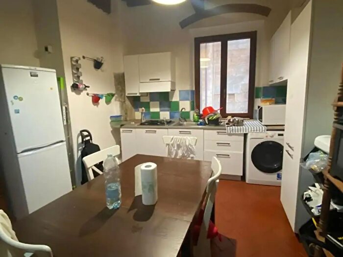 Appartamento con 5 locali in vendita in a Palestro, Pisa