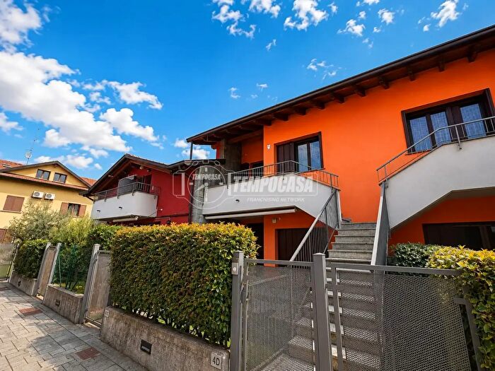 Appartamento trilocale in vendita in Via Grigna, Rovellasca