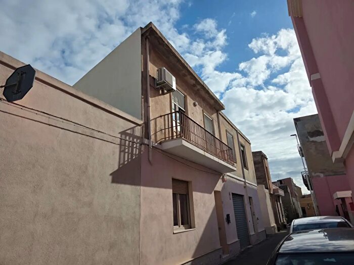 Appartamento con 7 locali in vendita in Quartu SantElena