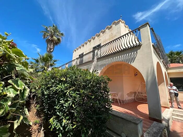 Casa con 11 locali in vendita in Via dei Ciclopi Marausa Snc, Misiliscemi
