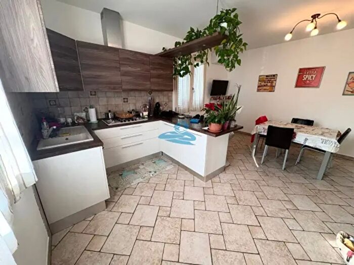 Casa con 6 locali in vendita in Lugo